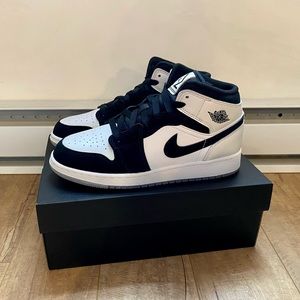 Jordan 1 Mid - Diamond Shorts / 6.5 women